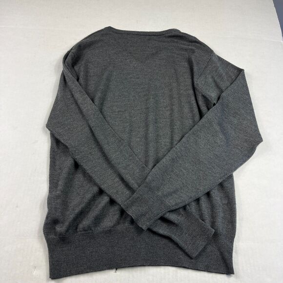 Neiman Marcus Gray V-Neck Sweater Cashmere Silk Blend Classic Luxe Size Medium - Picture 9 of 10